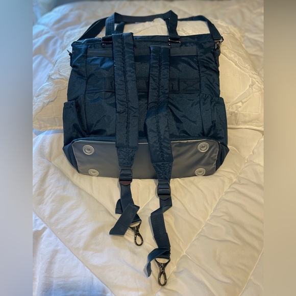 Lug Navy Blue Ace tote/crossbody/backpack - Picture 3 of 10